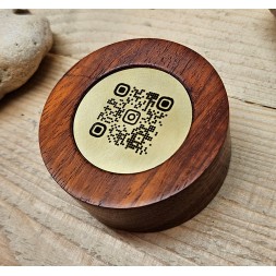 QRCODE de table en bois précieux et laiton gravé